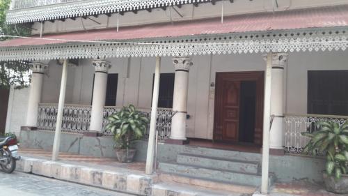 Old Tamil architecture